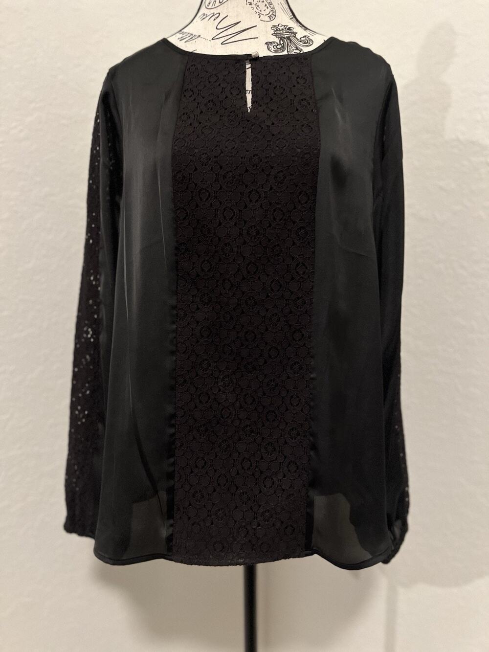 Investments Women’s Blouse Long Sleeve With Lace Embellishments Size Medium